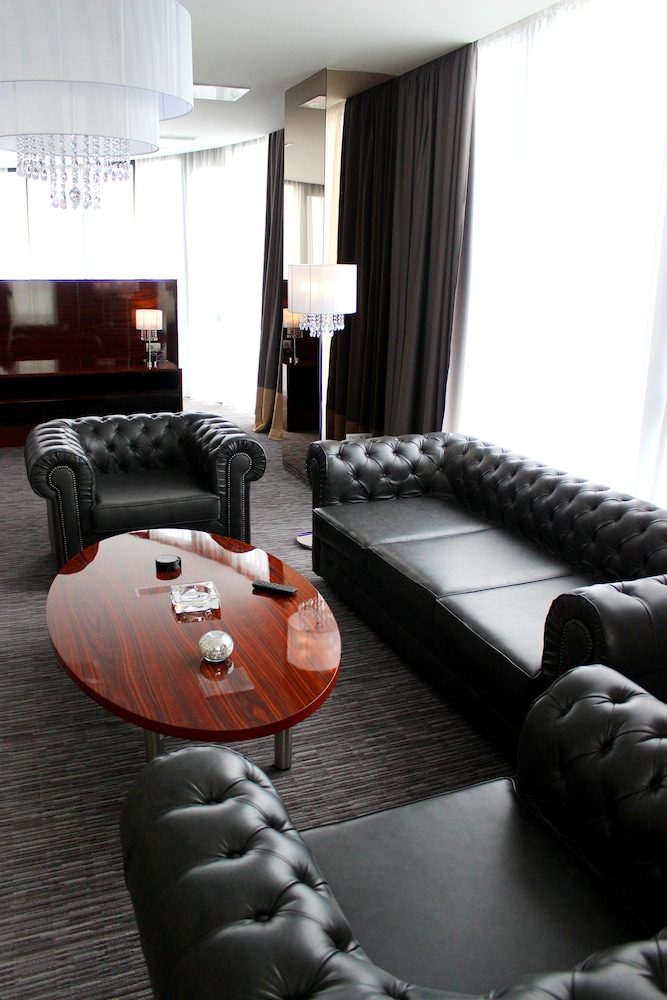 Admiral Hotel 34/45