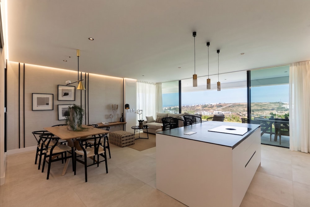 ESTEPONA HOLIDAY HILLS 35/50