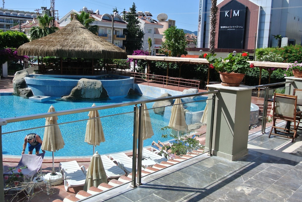 Begonville Hotel 38/50
