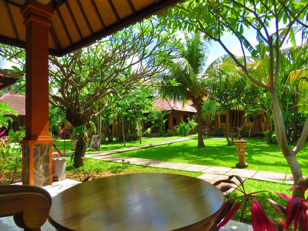 Suka Sari Cottages 68/71