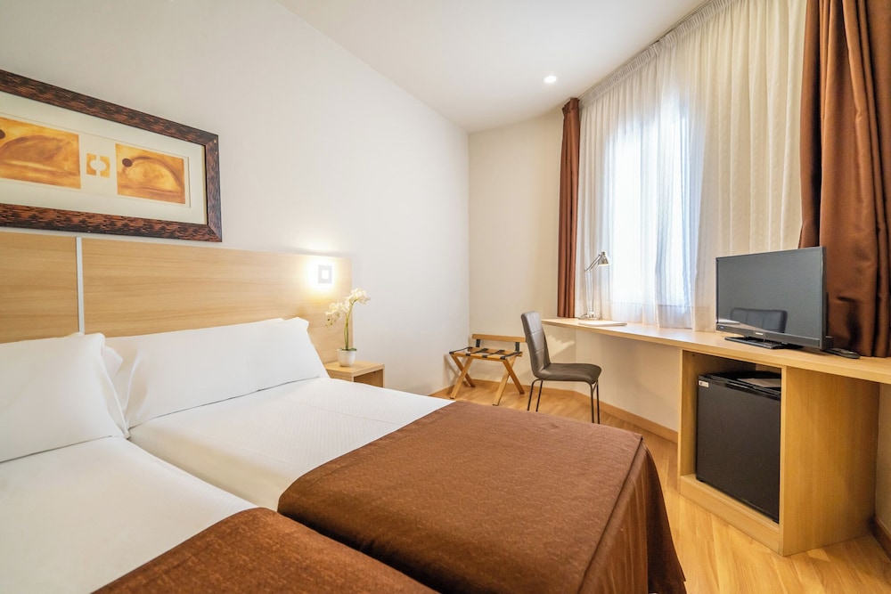 Glories Hotel 23/66