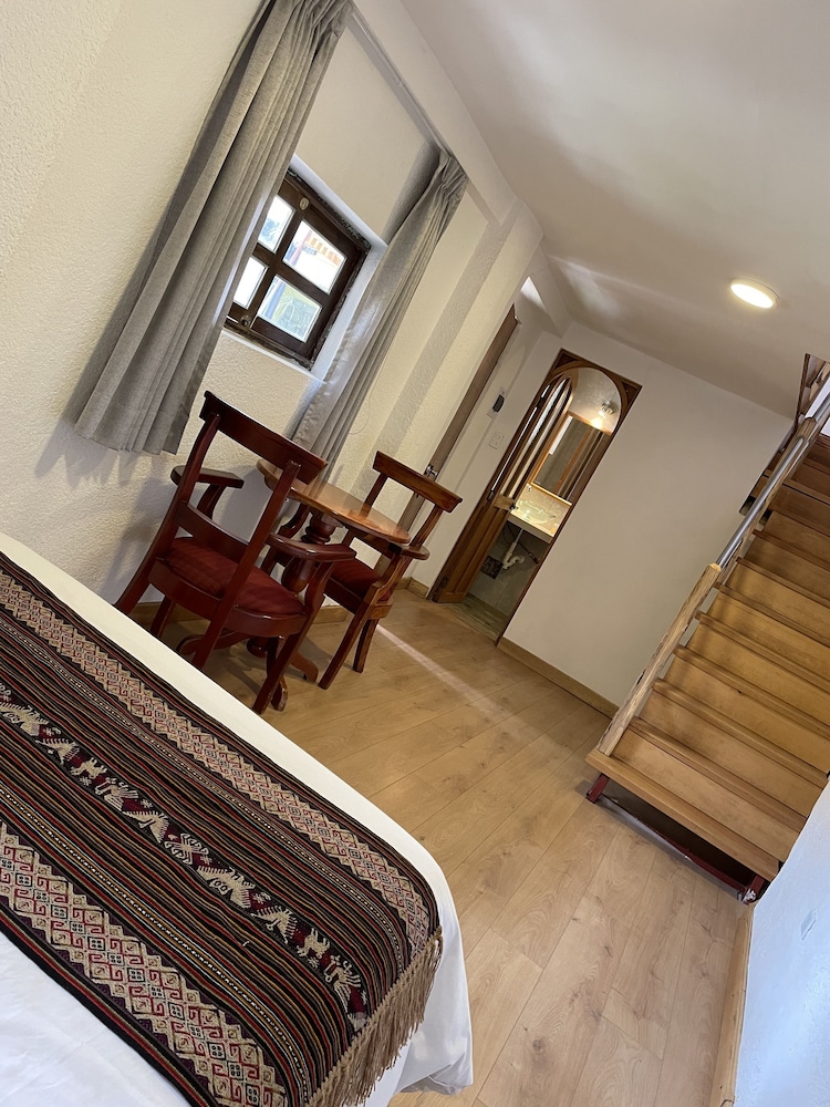 Hotel Oblitas Plaza de Armas Cusco 38/64