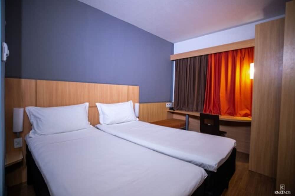 Ibis Petrolina 22/50
