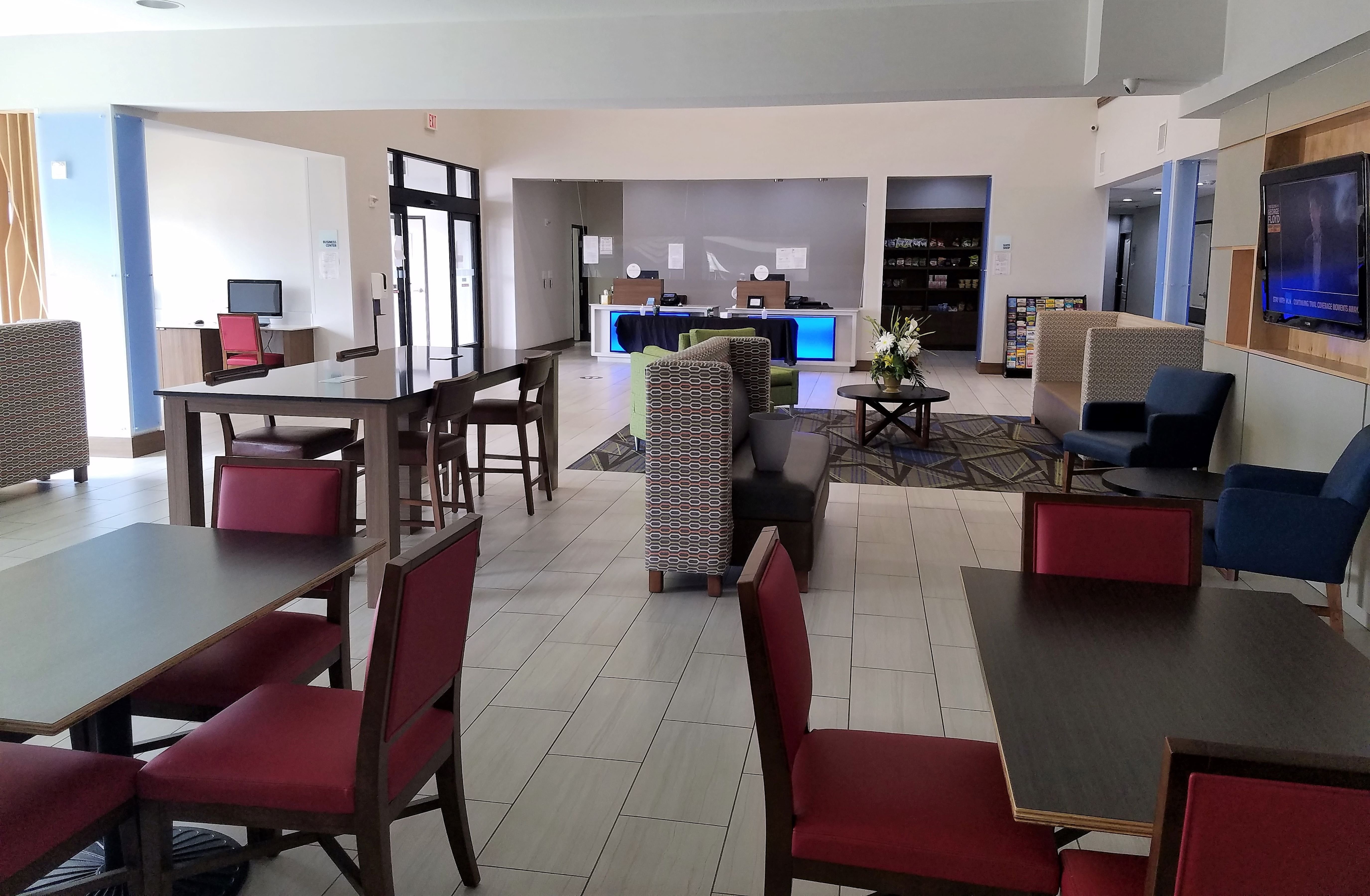 Holiday Inn Express & Suites Dallas East - Fair Park 28/32