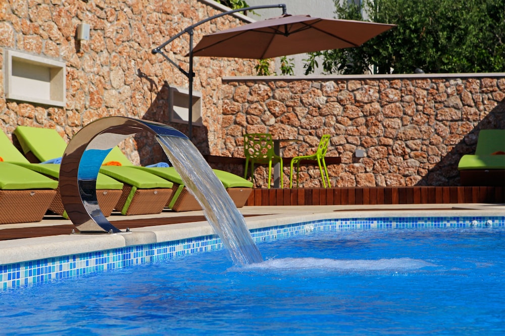Boutique Hotel Bol 36/50