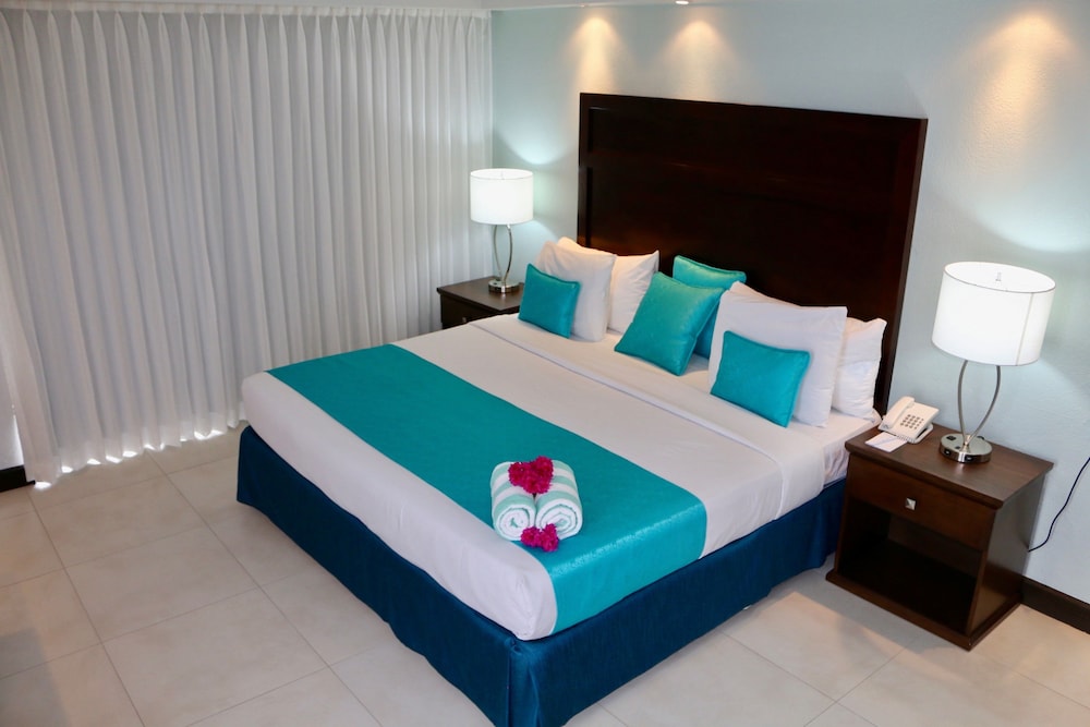 MOUNT IRVINE BAY RESORT 27/70