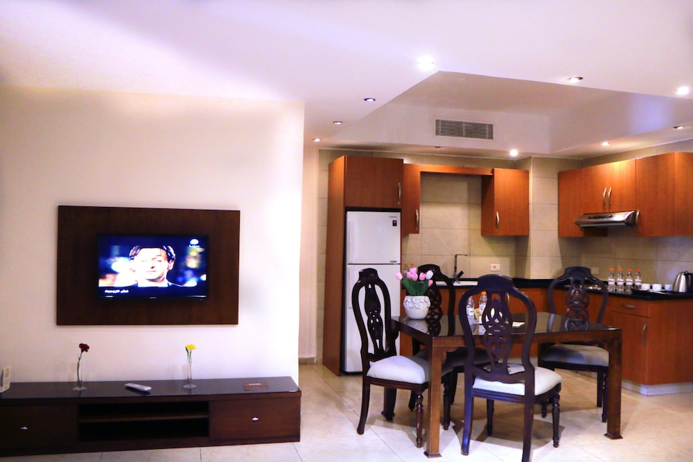 CITY ROSE HOTEL SUITES 55/67