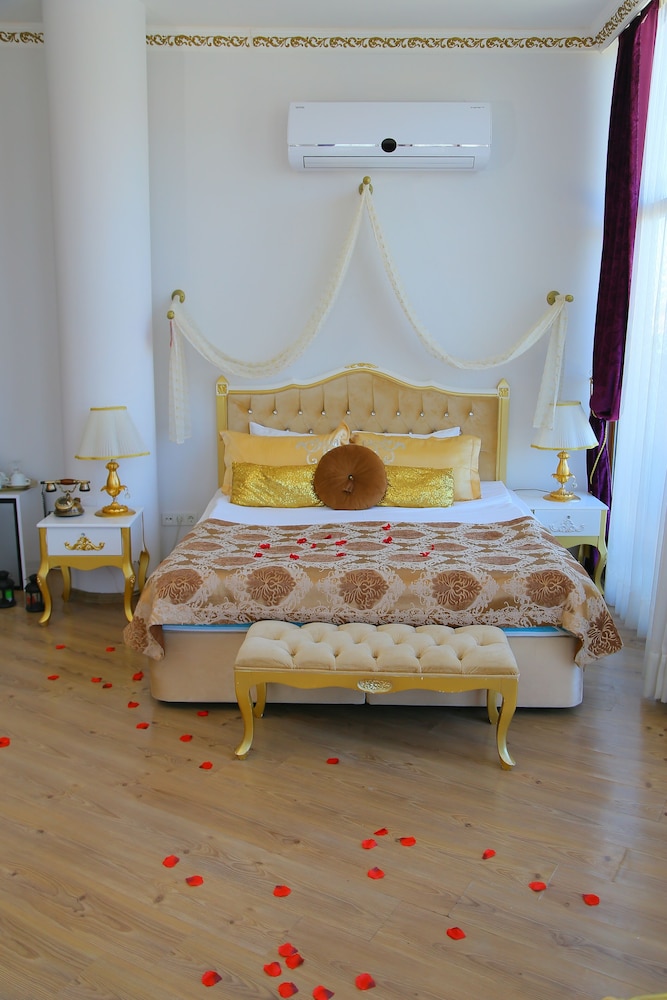 Huri & Nuri Hotel 15/45