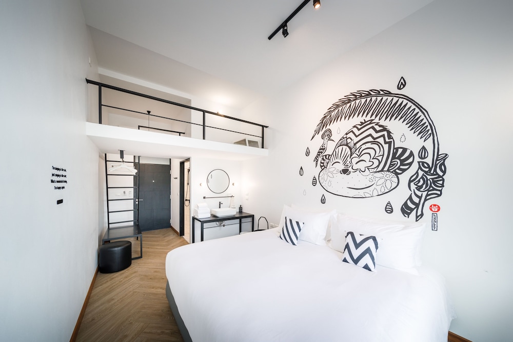 Go, Pod, Double Bed