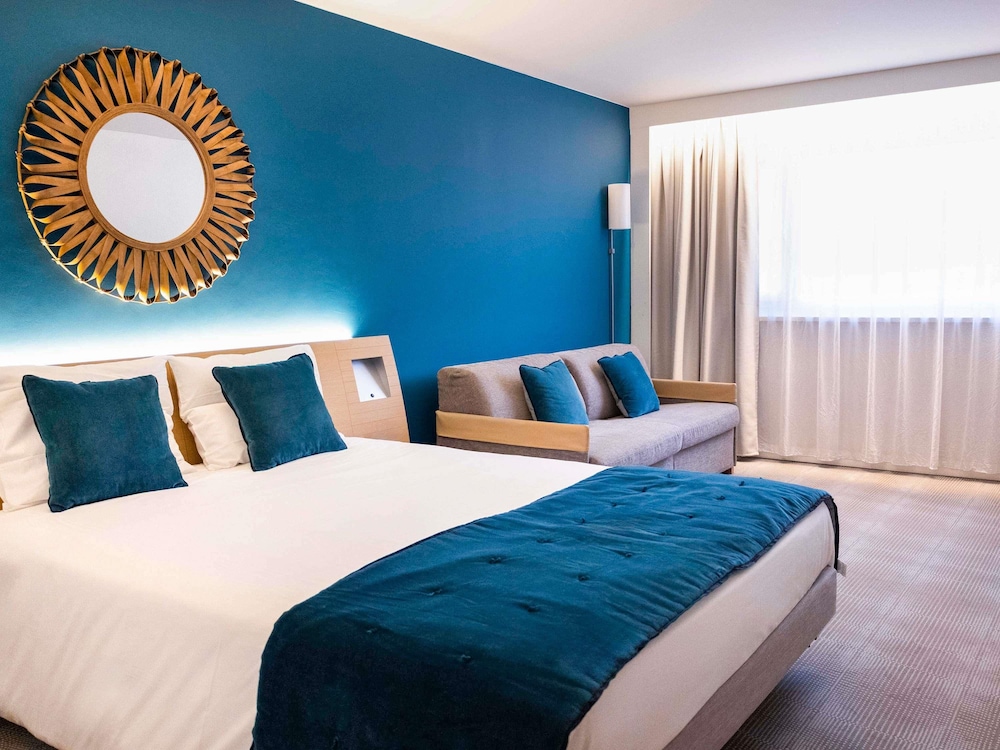 NOVOTEL AVIGNON NORD 16/48