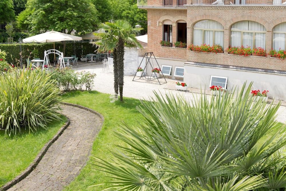 Hotel Stefania 28/36