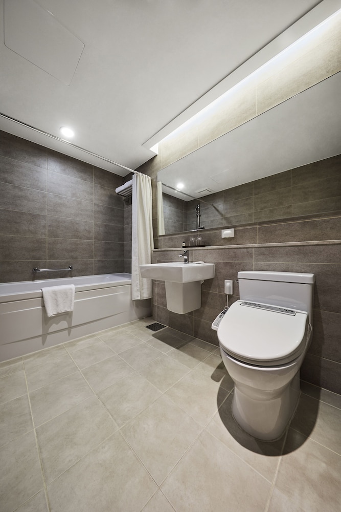 Felix by STX Hotel and Suite 45/46