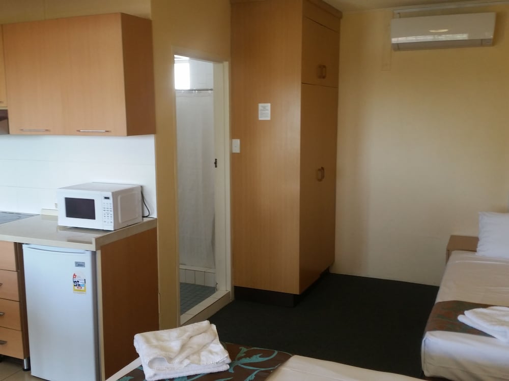 Annerley Motor Inn 24/69