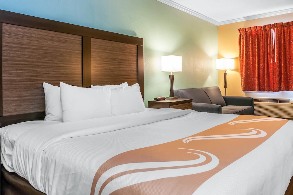 غرفة بسرير كوين لذوي الإعاقة، Quality Inn Findlay 3/7