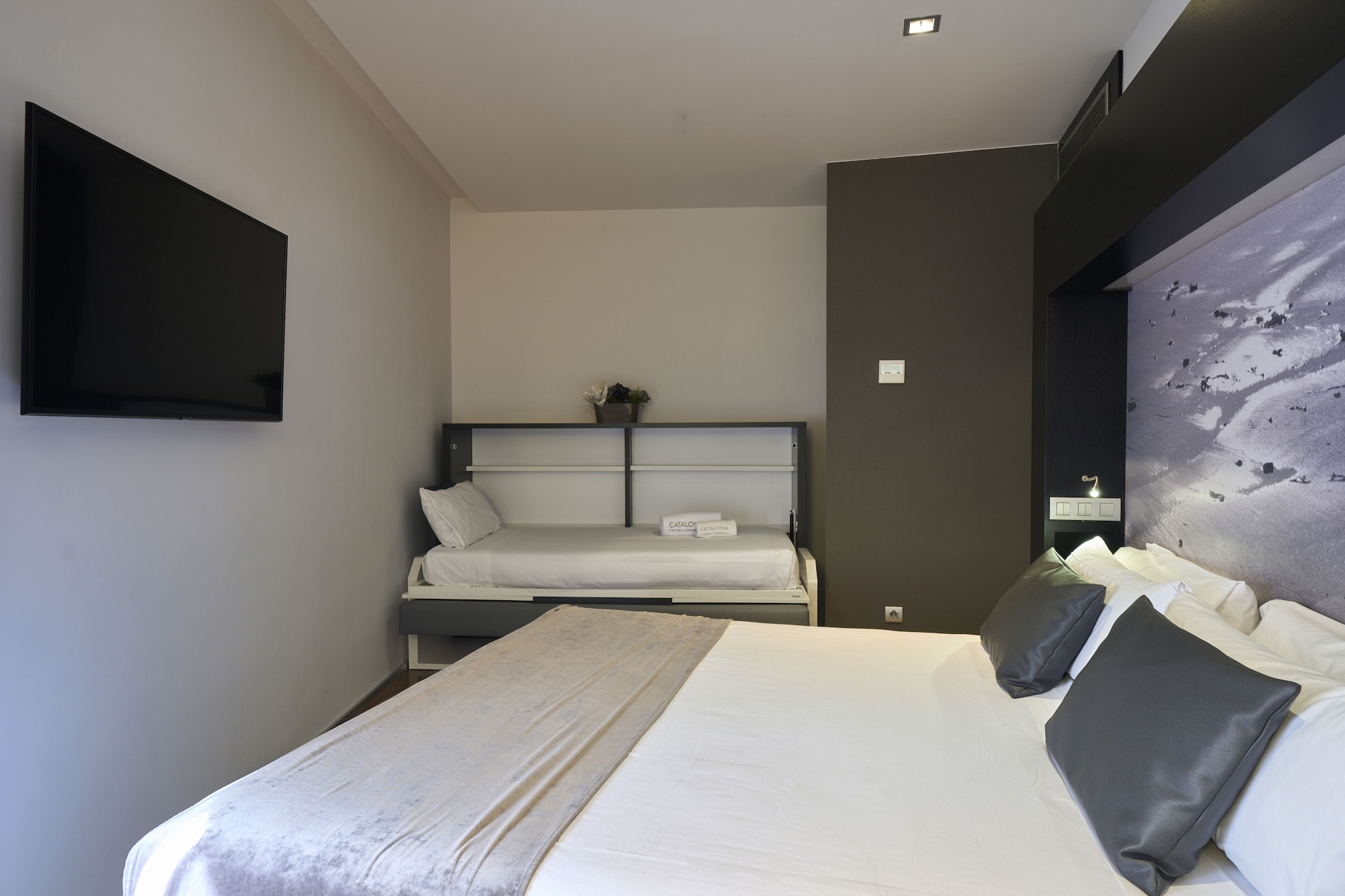 ROOM, TRIPLE