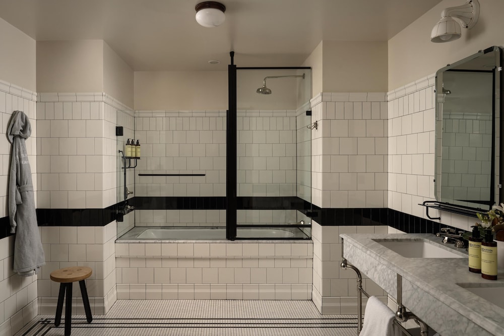 Chicago Athletic Association 28/79