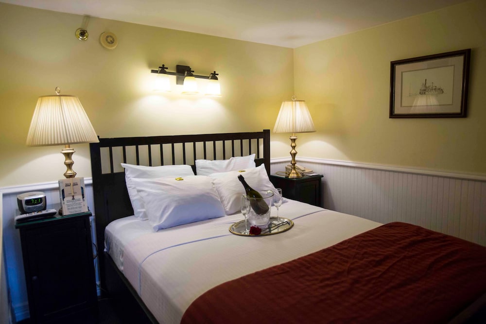 Delta King Hotel 5/52