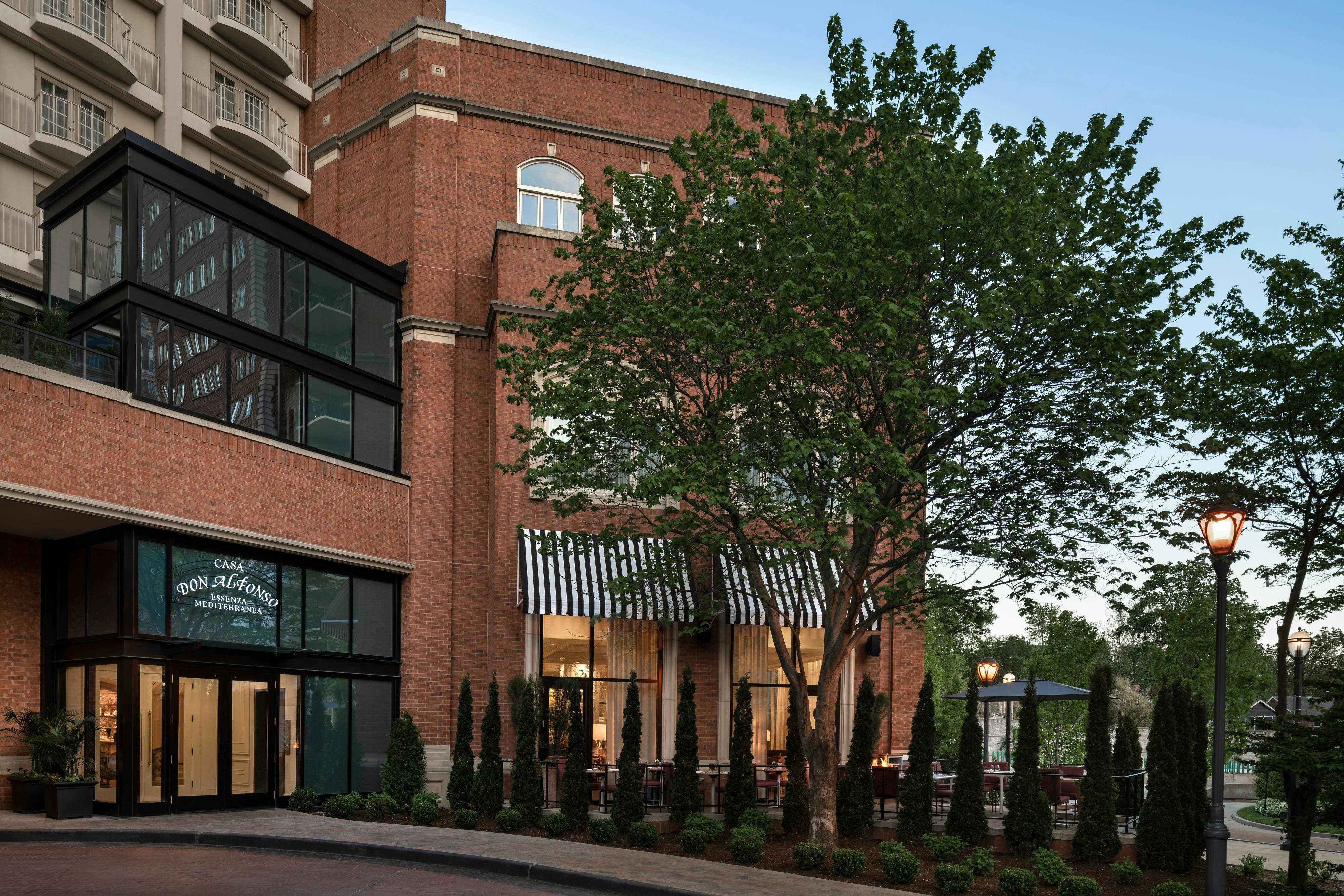 The Ritz-Carlton, St. Louis 40/41