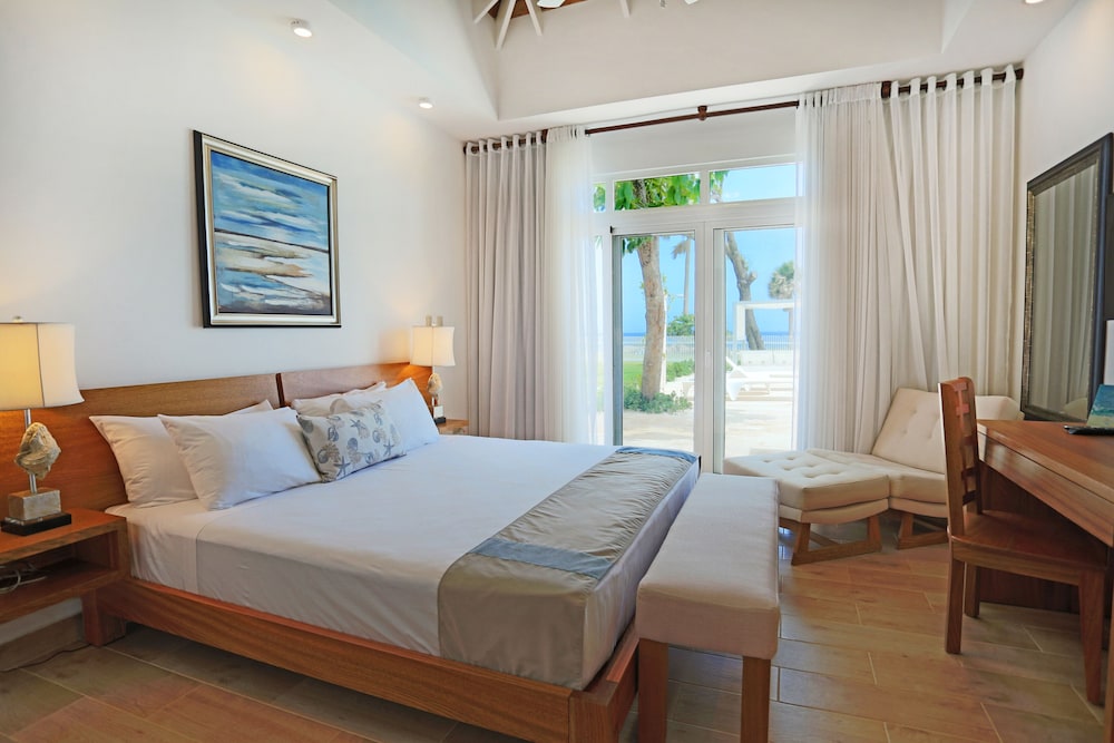 4 Bedrooms, Villa, 3 King Beds, 2 Queen Beds, Ocean Front
