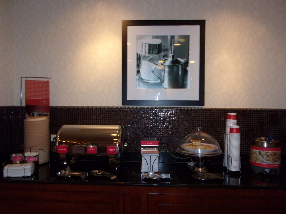 Hampton Inn Suites Bolingbrook 36/48