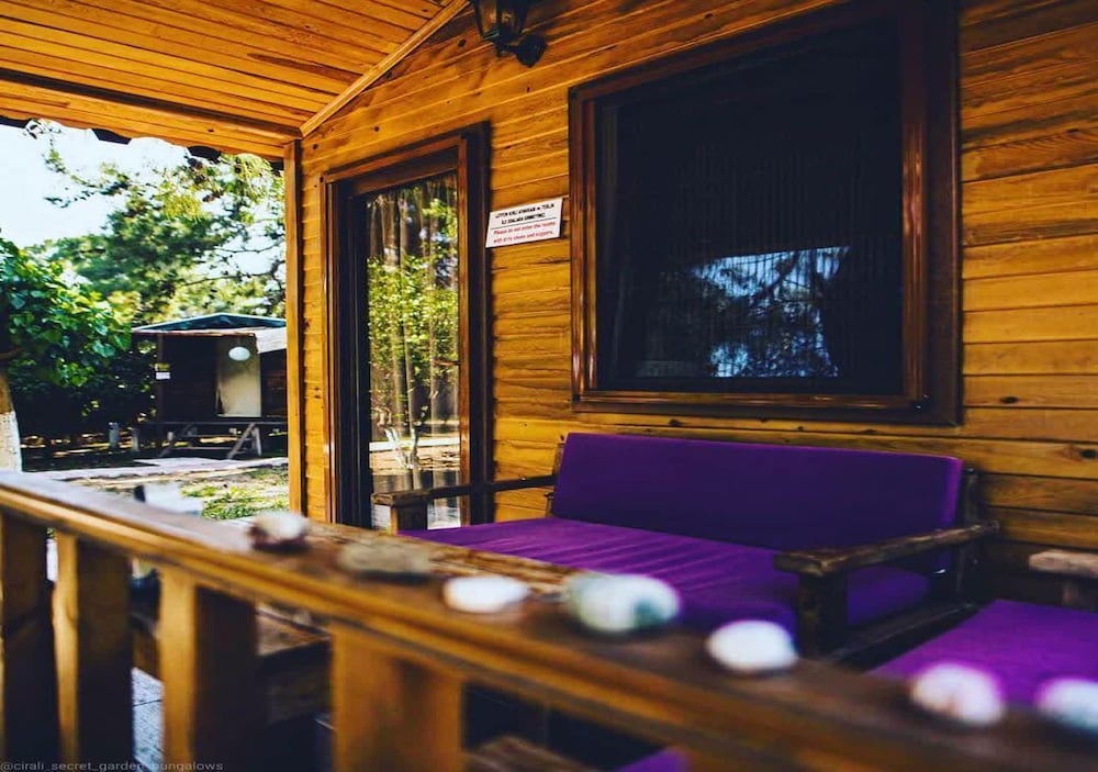 Secret Garden Bungalows & Tent Hotel 5/26