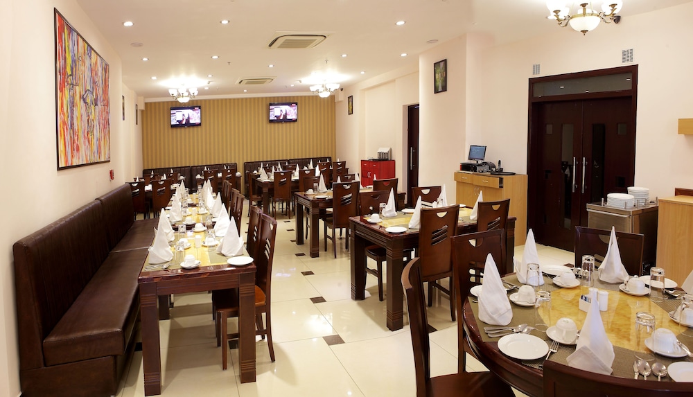 restaurant cafeteria