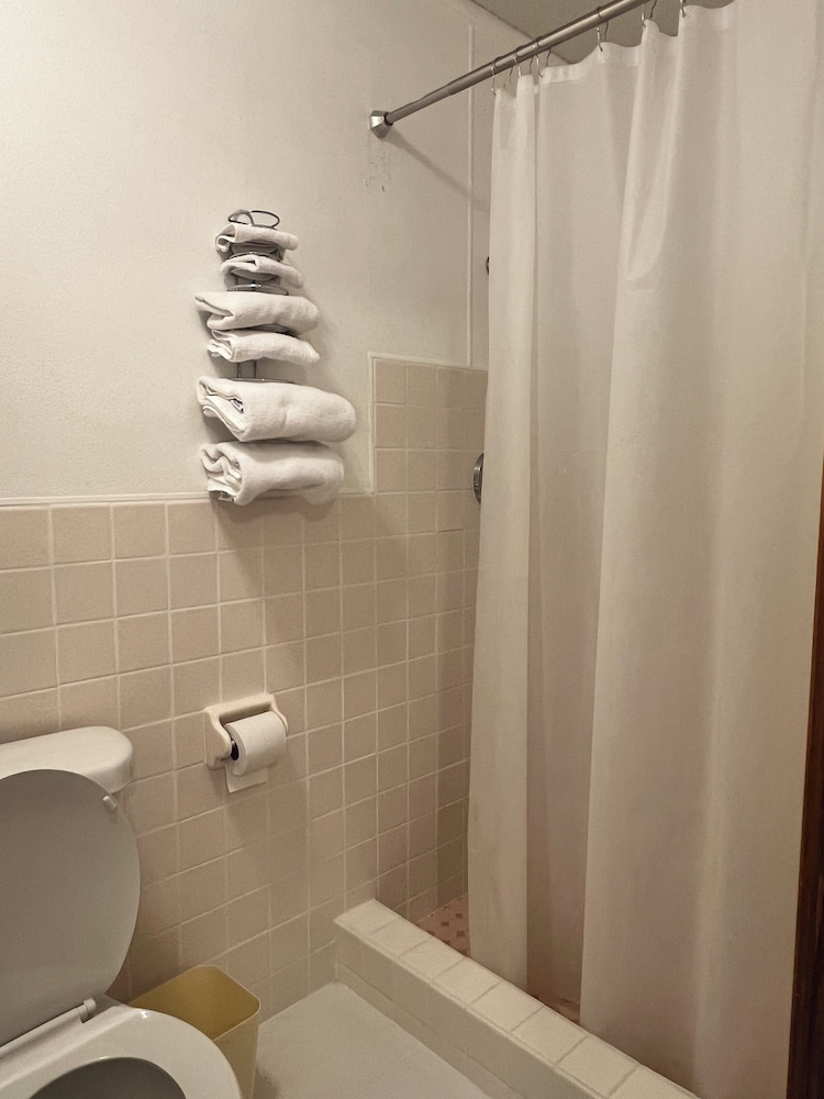 Hotel Prairie Winds Carthage Keokuk Hwy 136 36/37