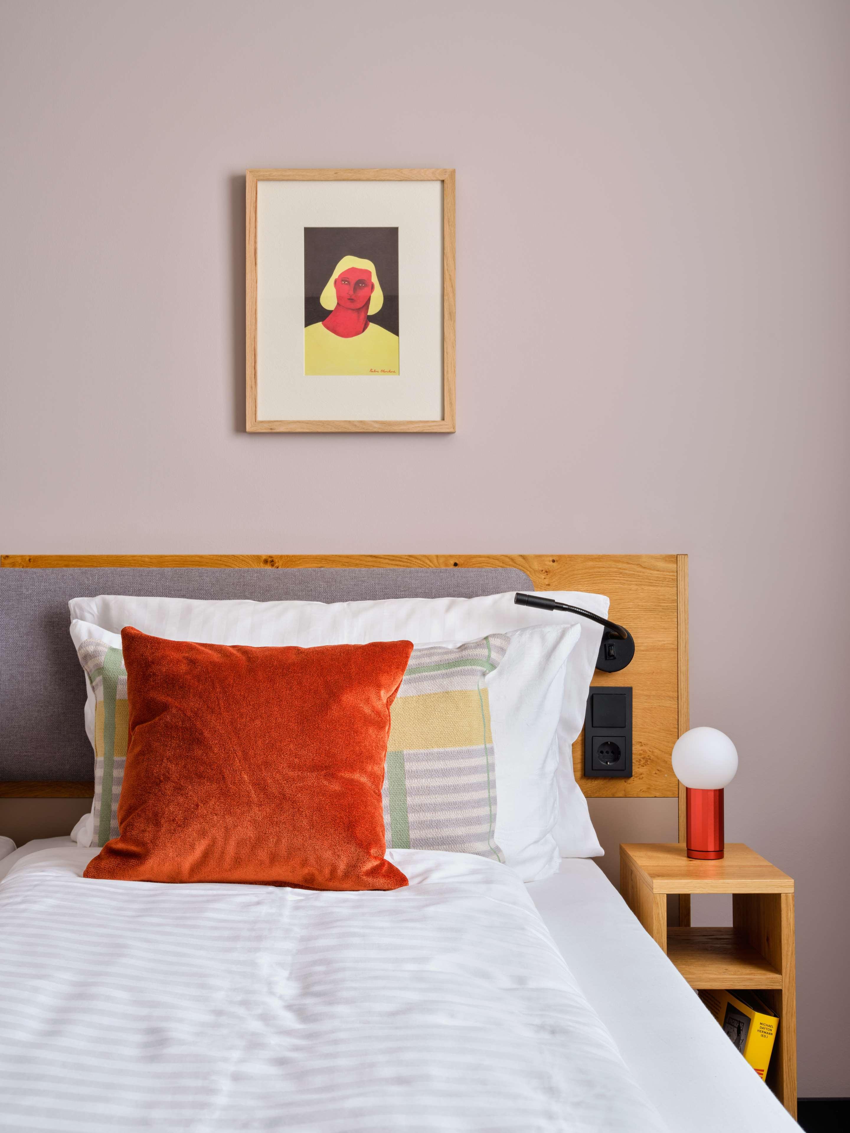 Plus, Comfort, Single, King Bed