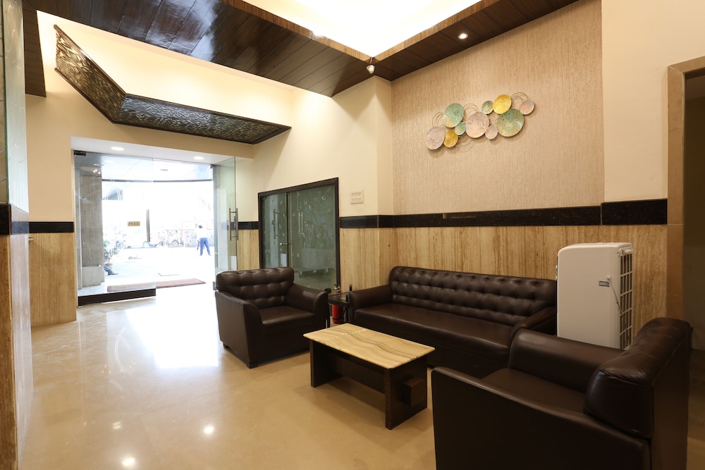 Kamran Residency 38/50