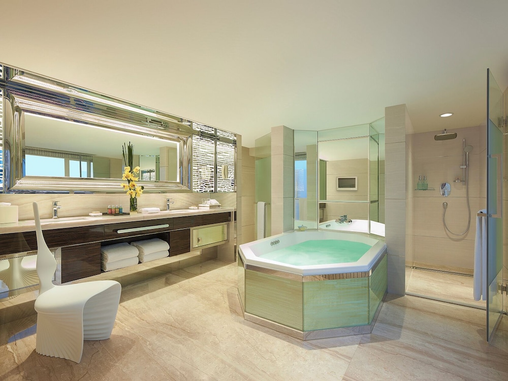Regal Kowloon Hotel 24/50