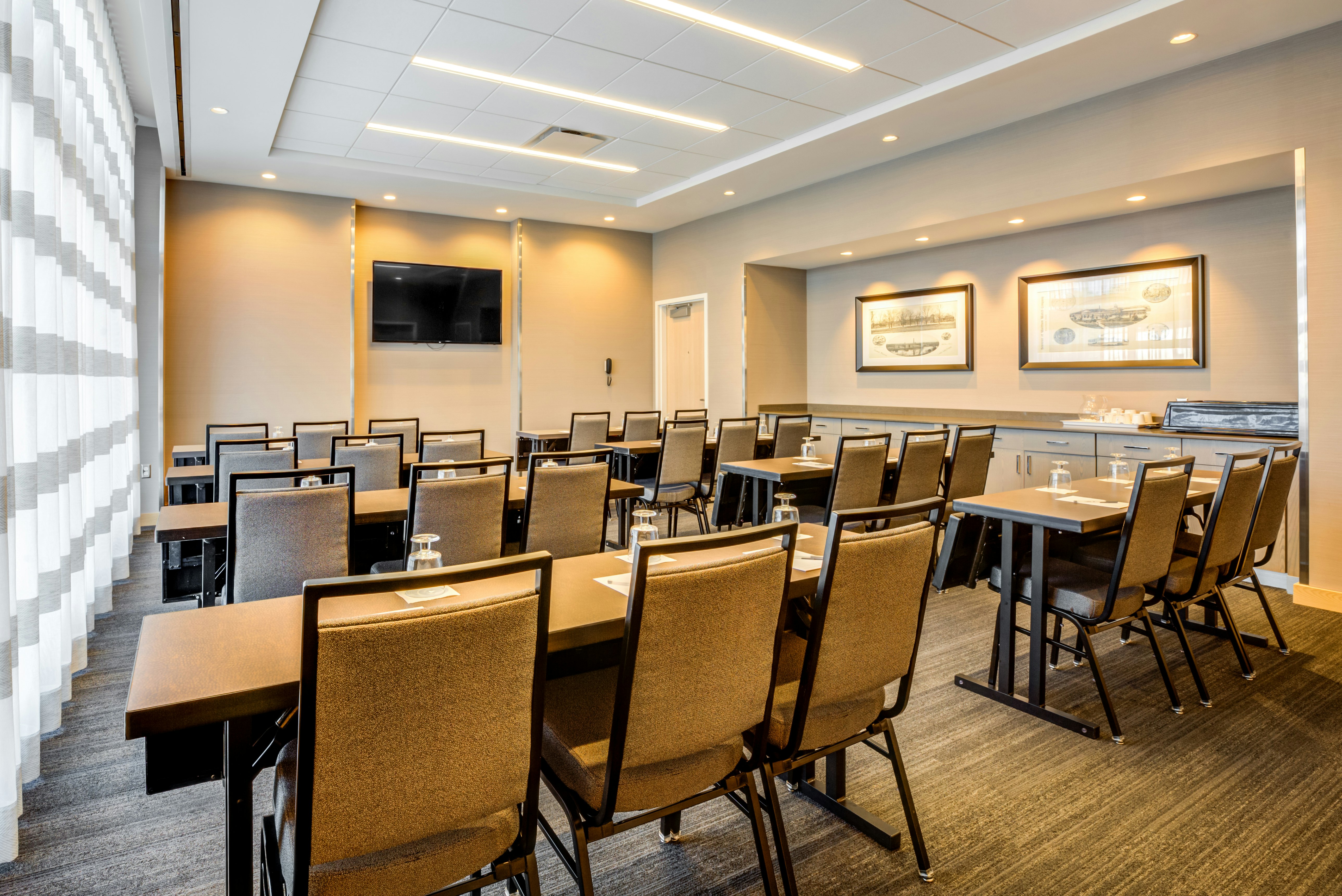 Hampton Inn & Suites Boston/Waltham 20/28
