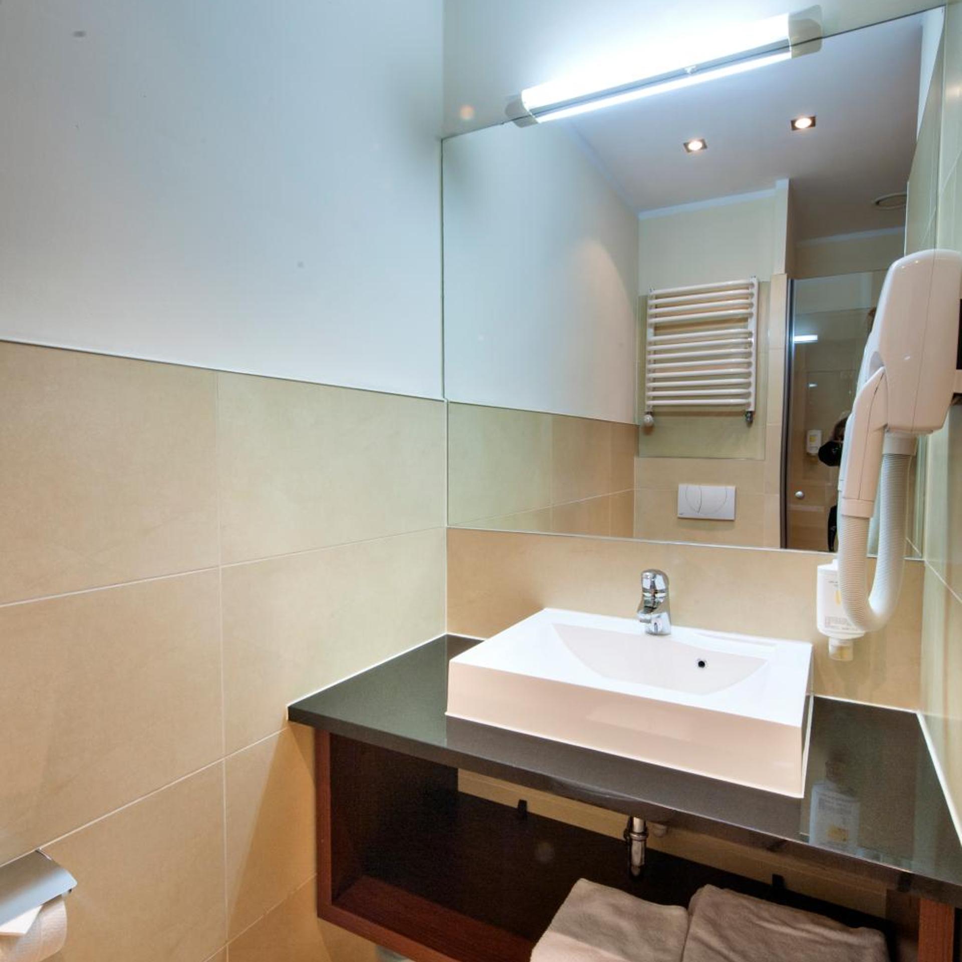غرفة ثلاثية، Hotel Desilva Inn Katowice Airport 7/8