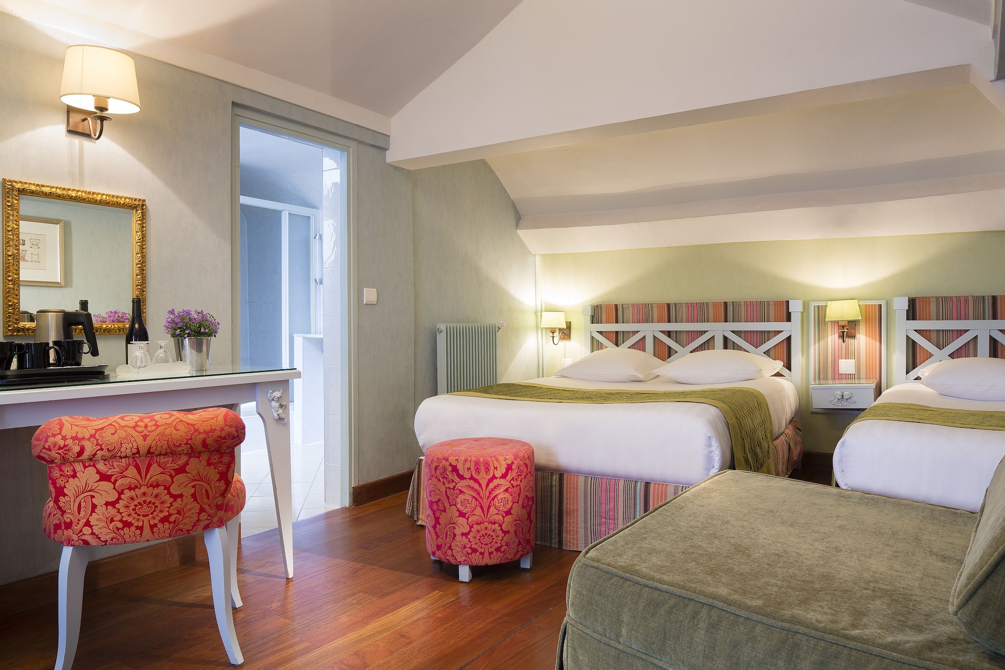 ROOM, TRIPLE
