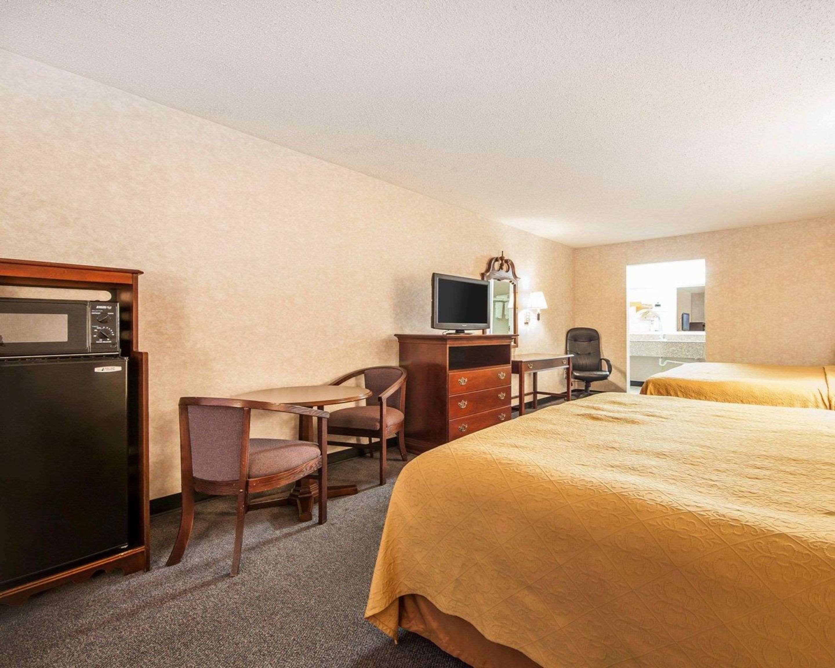 غرفة بسريرين كينج، Quality Inn Ashland, KY 2/2