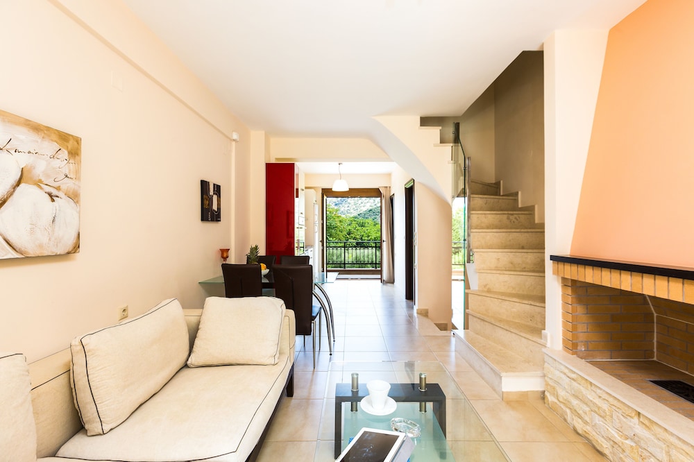 Pantheon Villas 48/78