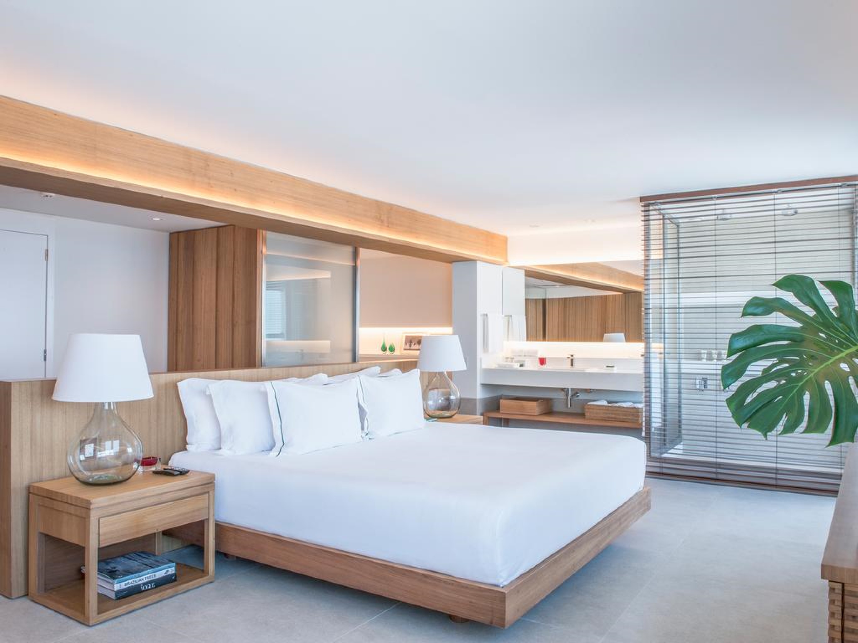 OCEAN FRONT SUITE