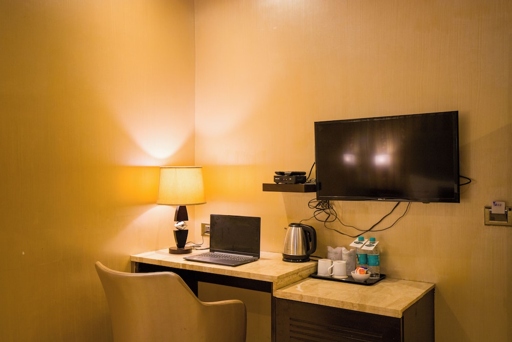 Hotel Emperor Palms 57/63