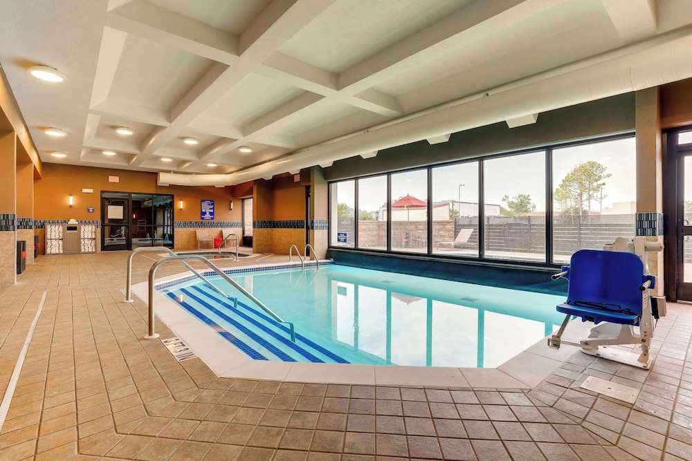 Drury Inn and Suites Birmingham Lakeshore Drive 26/50