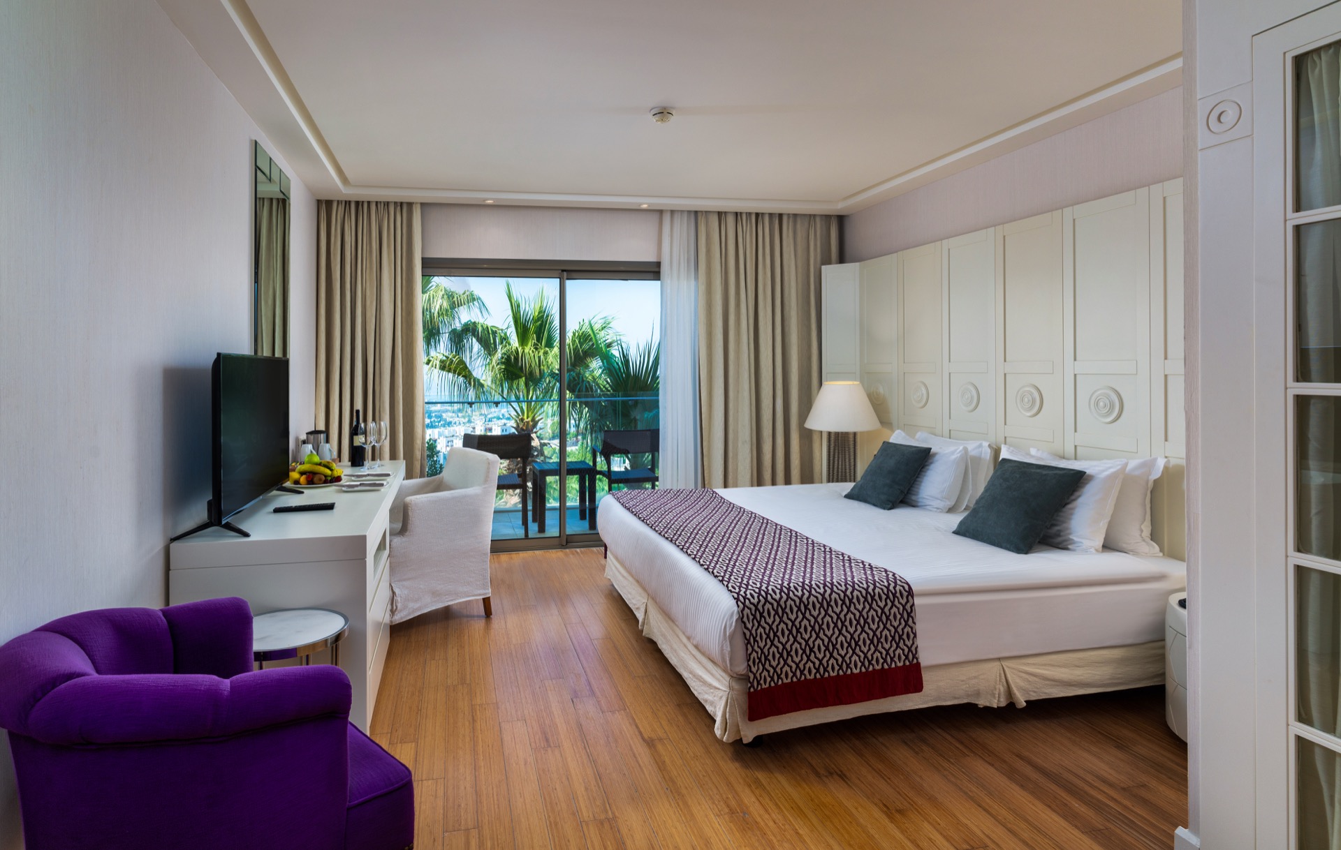 DELUXE, DOUBLE BED, GARDEN VIEW