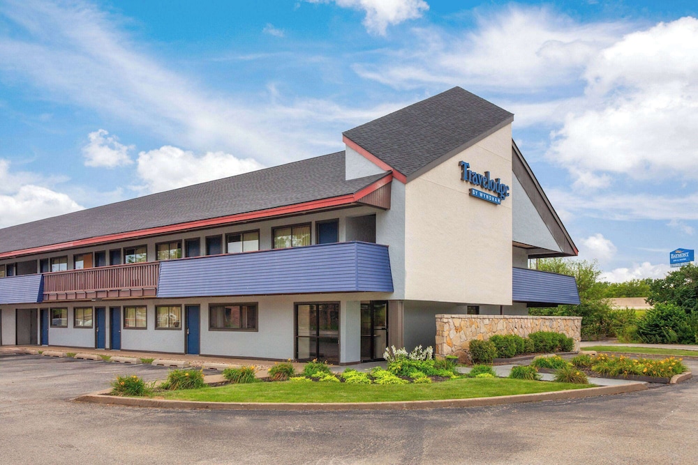 Travelodge by Wyndham Peoria 8/52