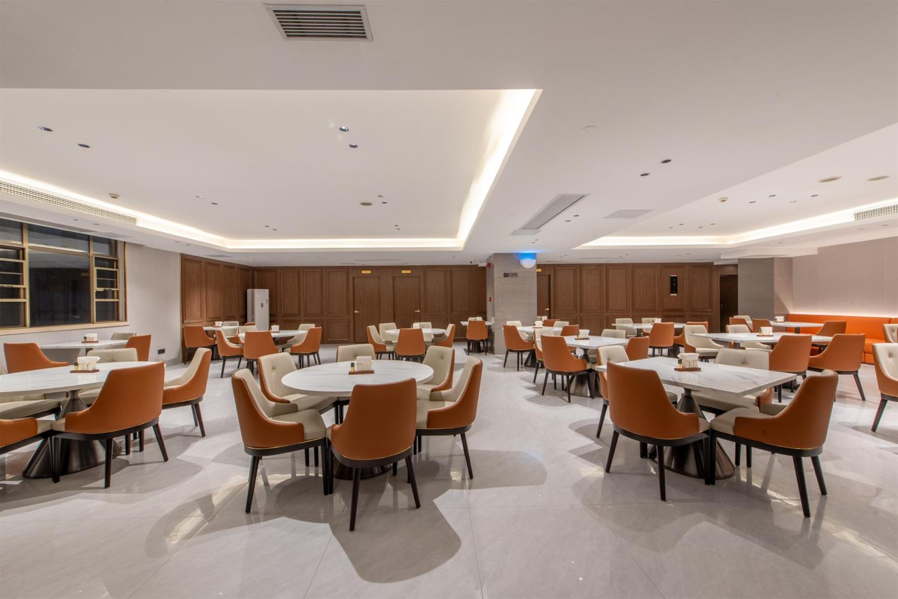 Vienna International Hotel Guangzhou Airport 45/55