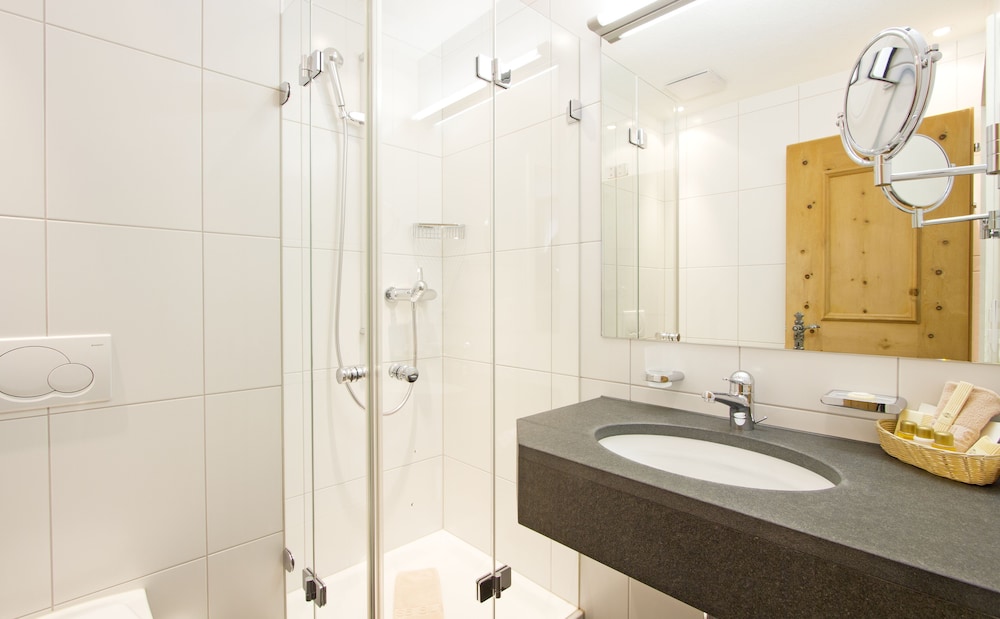 Edelweiss Swiss Quality Hotel 44/48