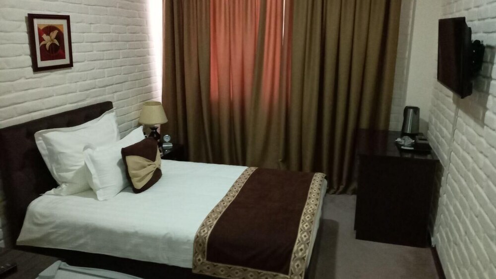 Grand Hotel Zarafshan 12/50