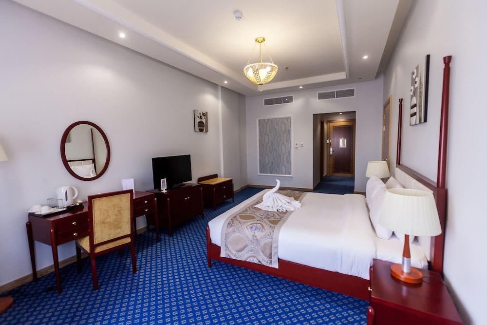 Red Castle Hotel 10/50