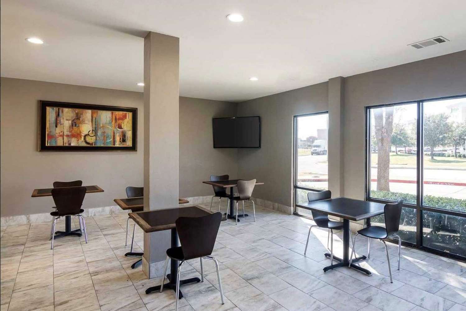 Days Inn by Wyndham Fort Worth North / Fossil Creek 8/10