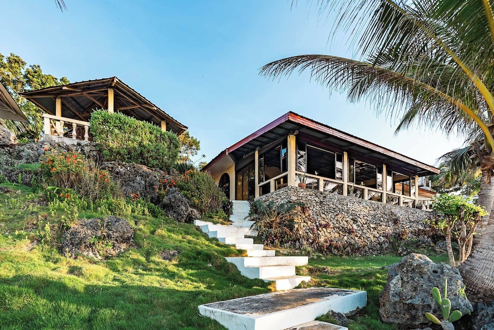 Blue Star Dive And Resort 4/50