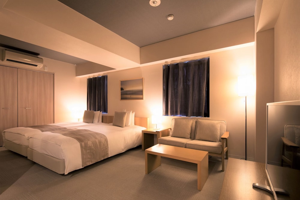 Roppongi Hotel S 16/75
