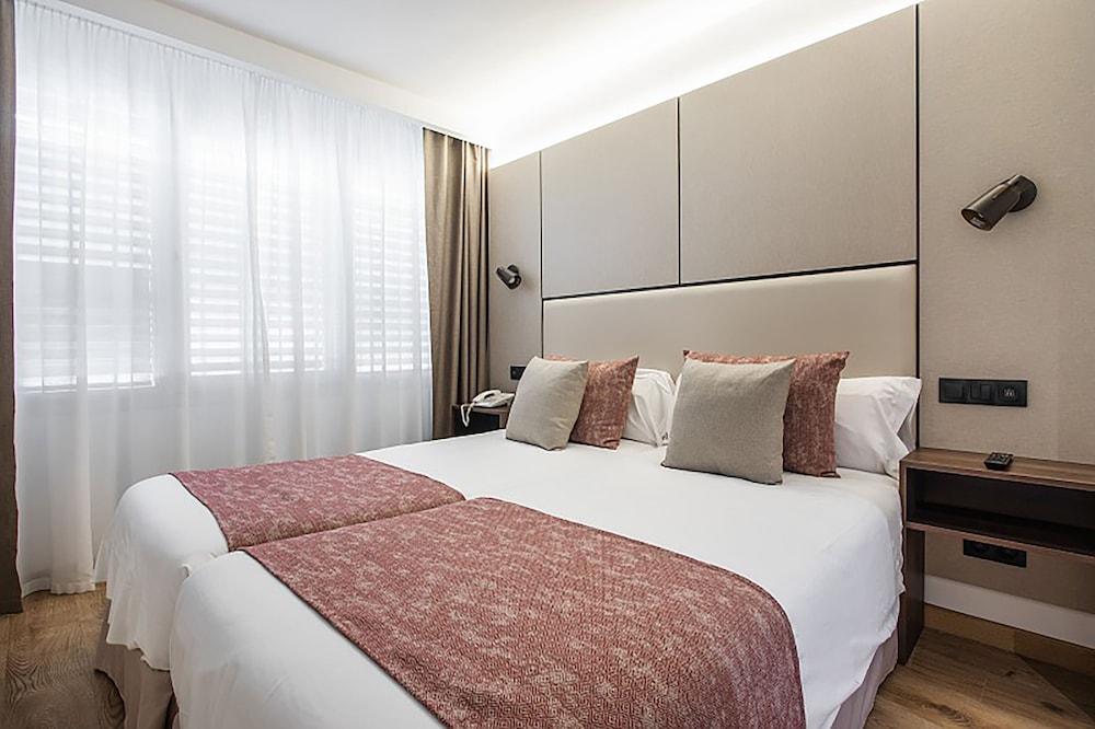 2 BEDROOMS, APARTMENT