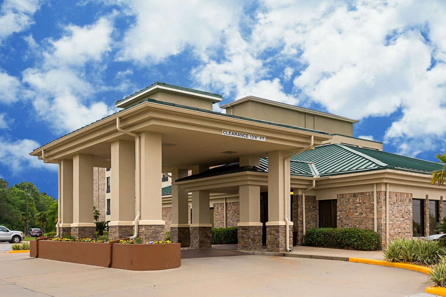 Super 8 by Wyndham Alexandria LA 1/6