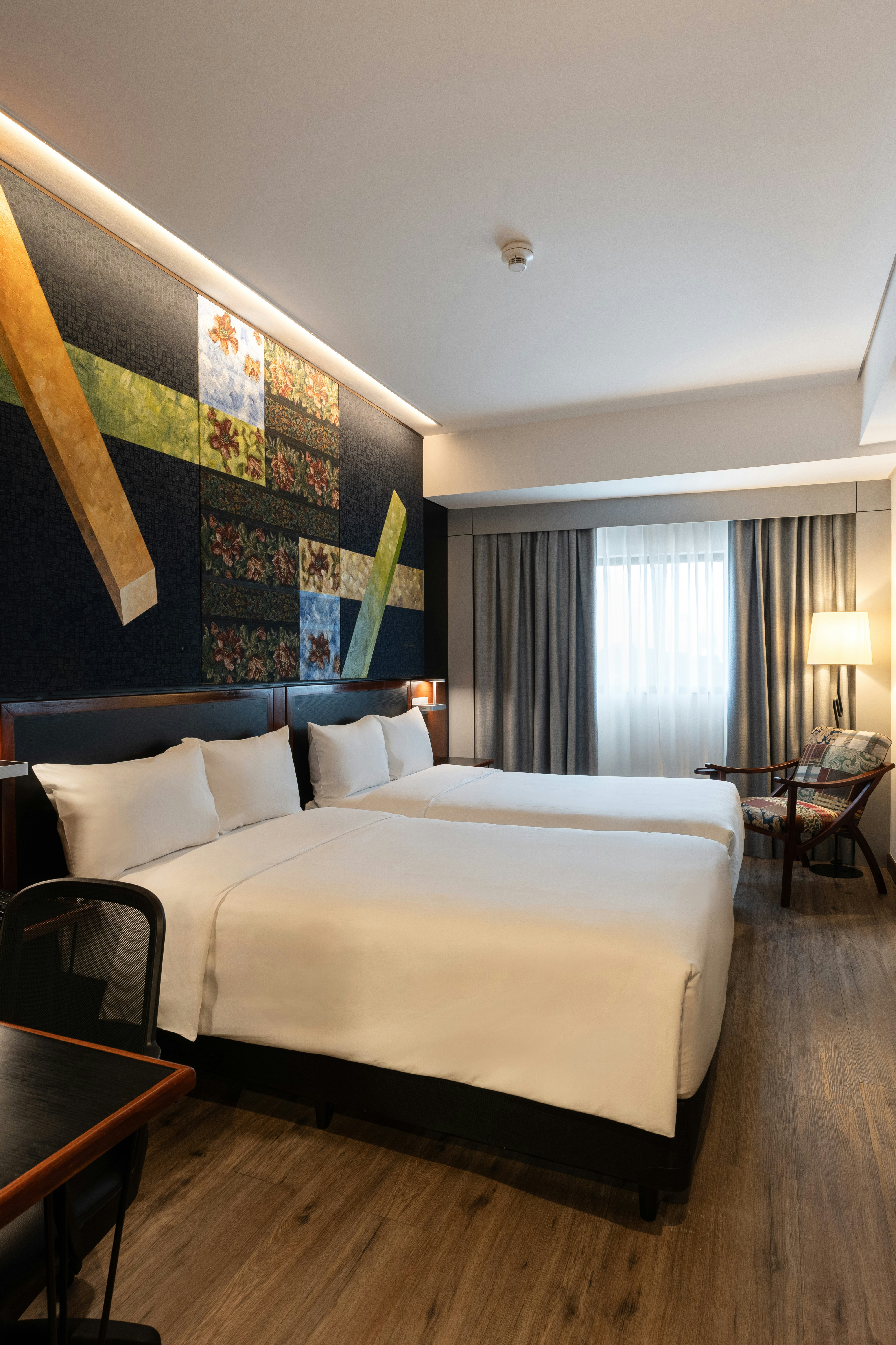 ROOM, TWIN BEDS